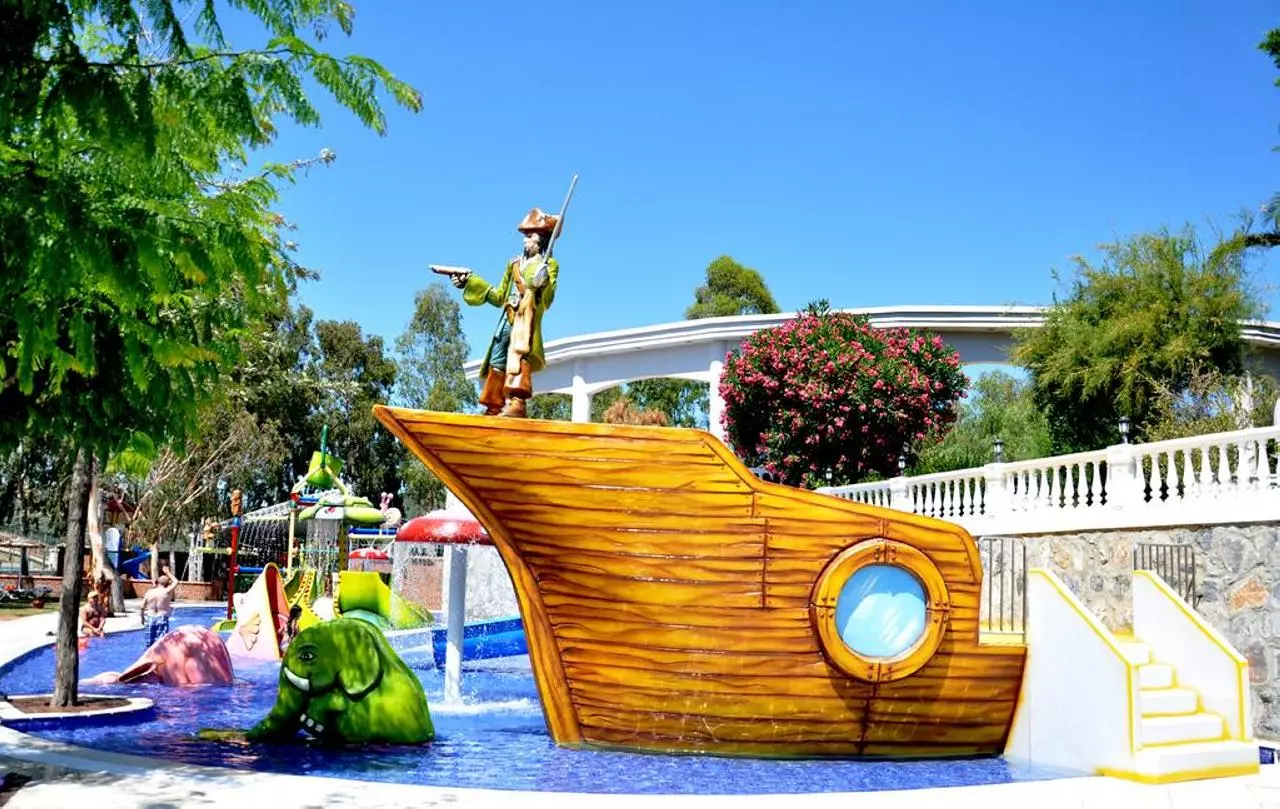 TUSANBEACH_SHABAVIZ (9).jpg